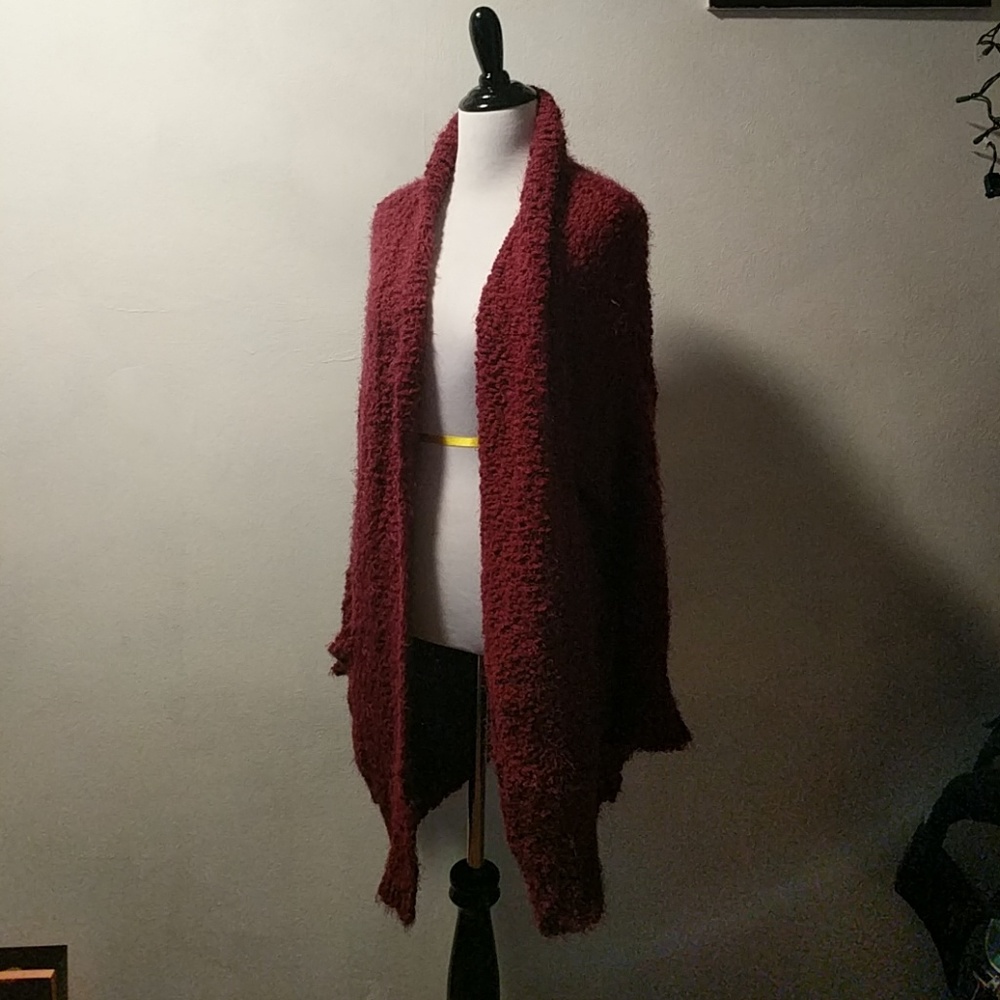 NWOT. Super soft maroon sweater with pockets